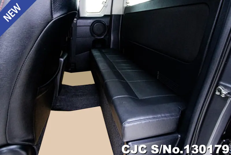 Toyota Hilux in Gray for Sale Image 6