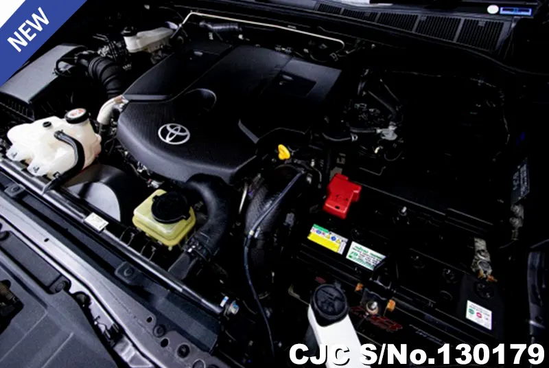 Toyota Hilux in Gray for Sale Image 11