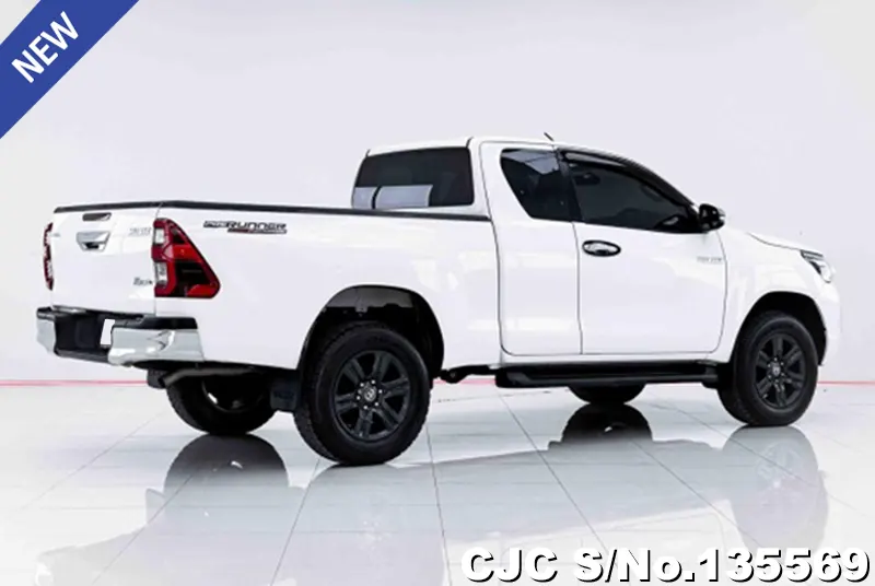 Toyota Hilux in White for Sale Image 1