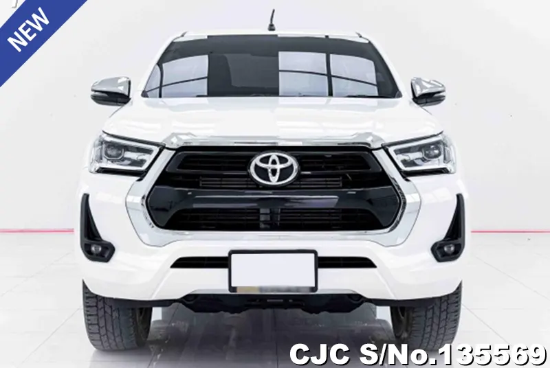 Toyota Hilux in White for Sale Image 3
