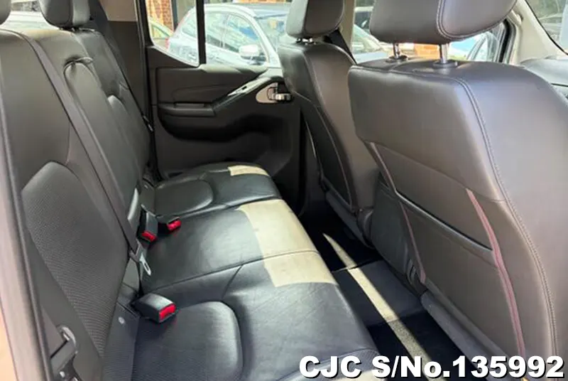 Nissan Navara in Beige for Sale Image 13