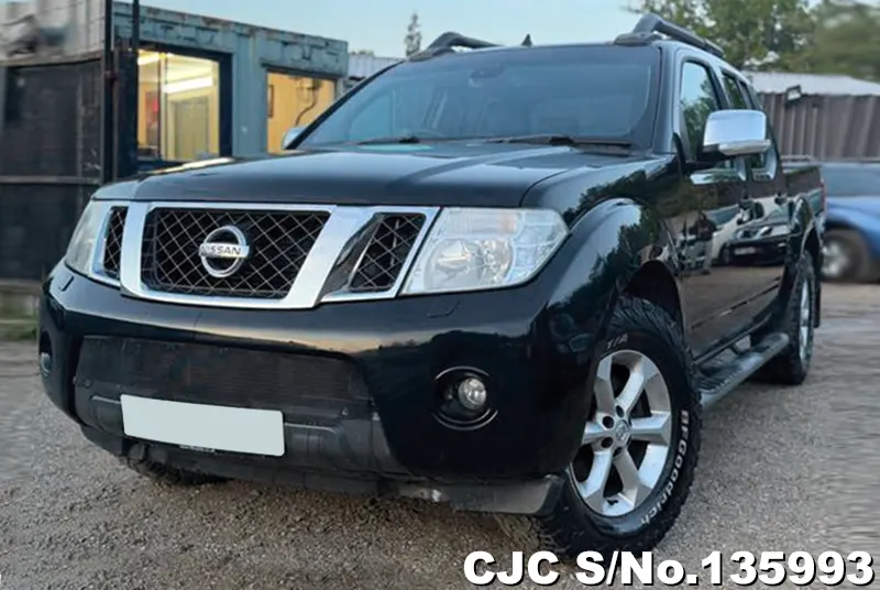 Nissan Navara in Black for Sale Image 2