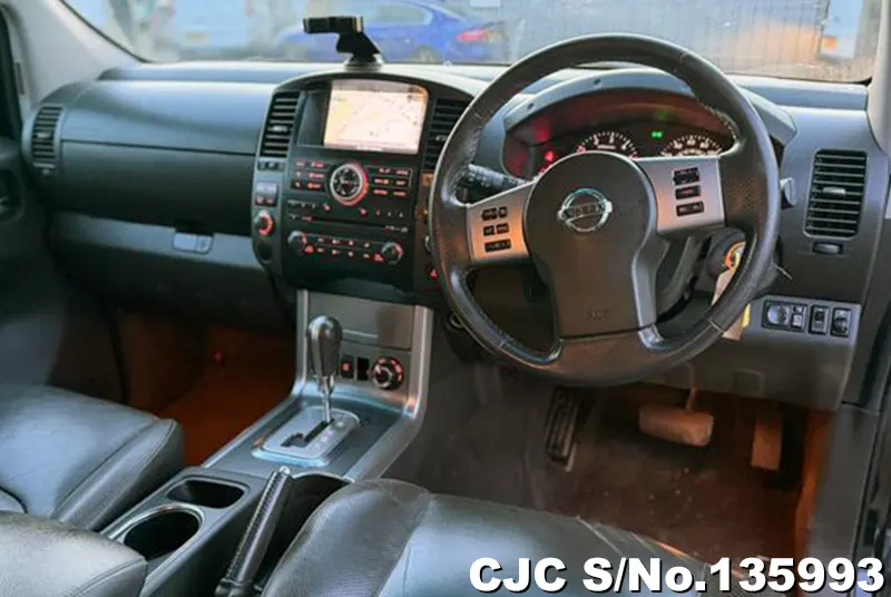 Nissan Navara in Black for Sale Image 3