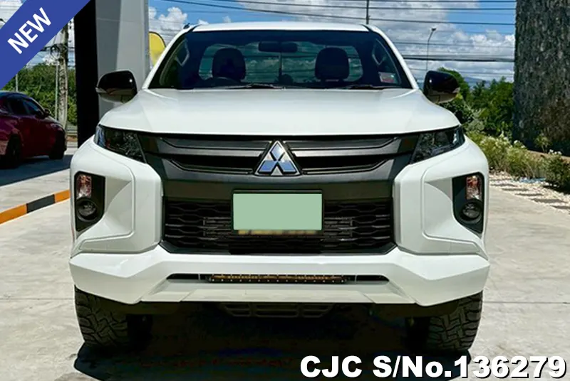 Mitsubishi Triton in White for Sale Image 4
