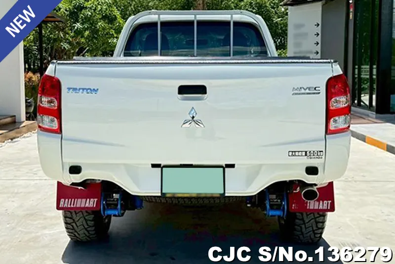 Mitsubishi Triton in White for Sale Image 5