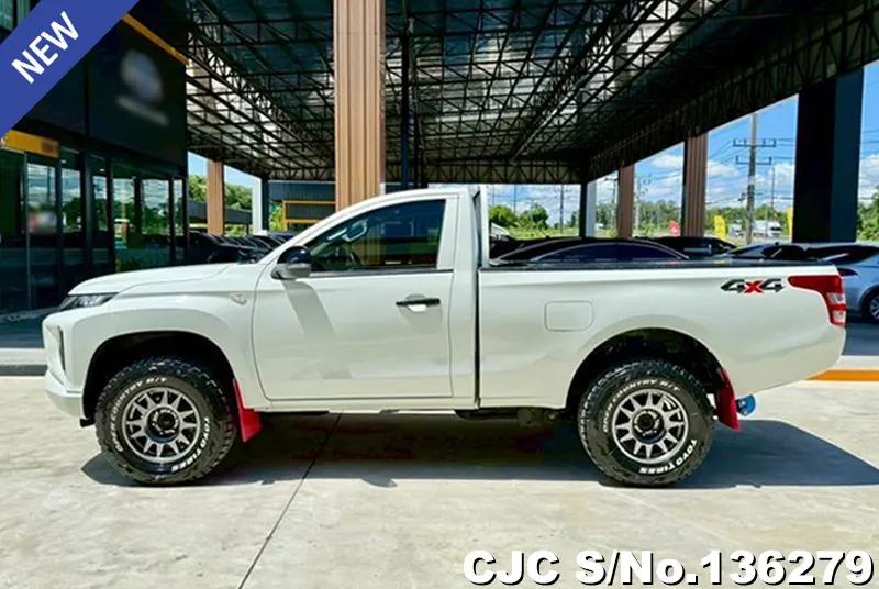 Mitsubishi Triton in White for Sale Image 6