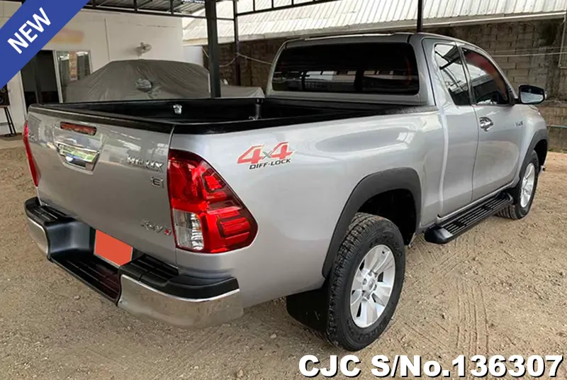 Toyota Hilux in Silver for Sale Image 2
