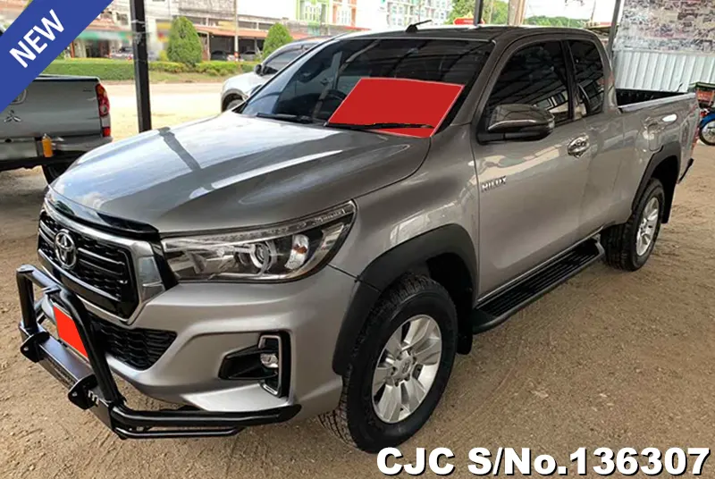 Toyota Hilux in Silver for Sale Image 3