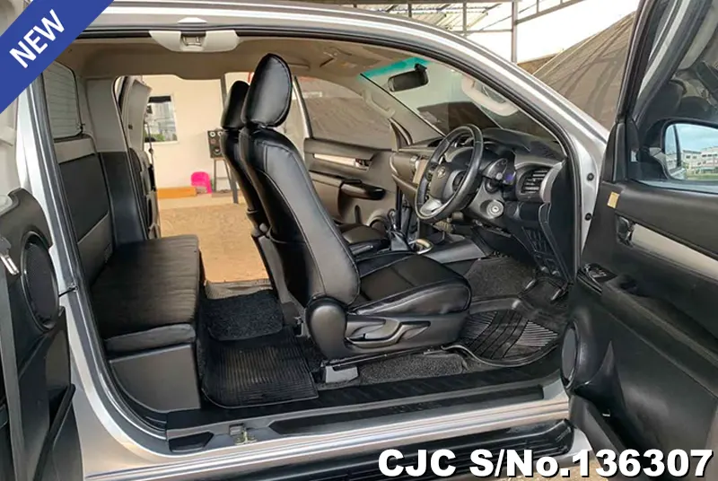 Toyota Hilux in Silver for Sale Image 9