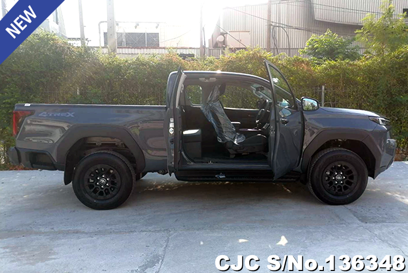 Toyota Hilux in Ash for Sale Image 8
