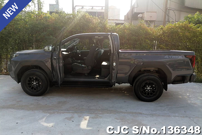 Toyota Hilux in Ash for Sale Image 9