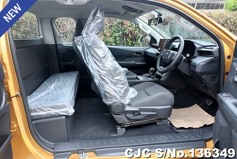 Toyota Hilux in Sulfer Metallic for Sale Image 11