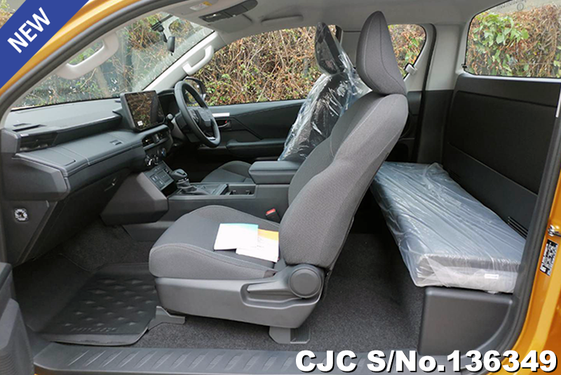 Toyota Hilux in Sulfer Metallic for Sale Image 12