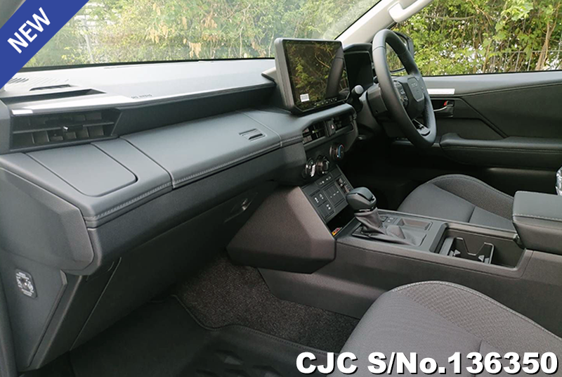 Toyota Hilux in Super White Ⅱ for Sale Image 11
