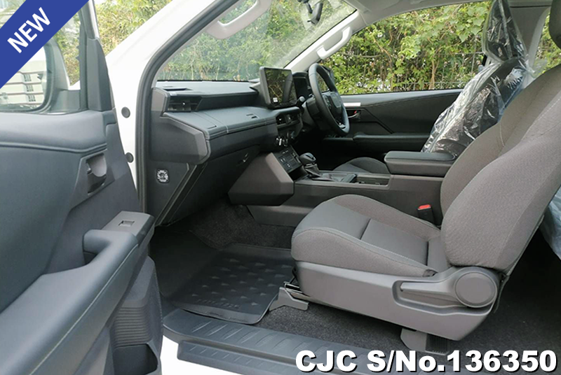 Toyota Hilux in Super White Ⅱ for Sale Image 13