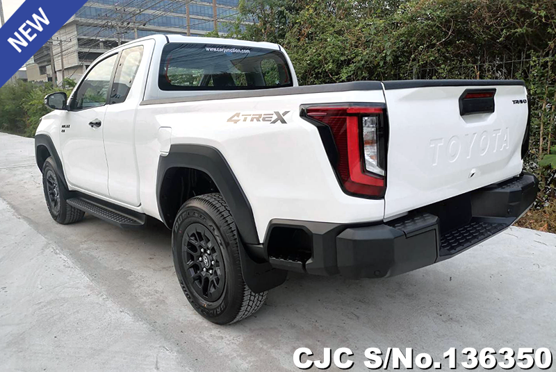 Toyota Hilux in Super White Ⅱ for Sale Image 1