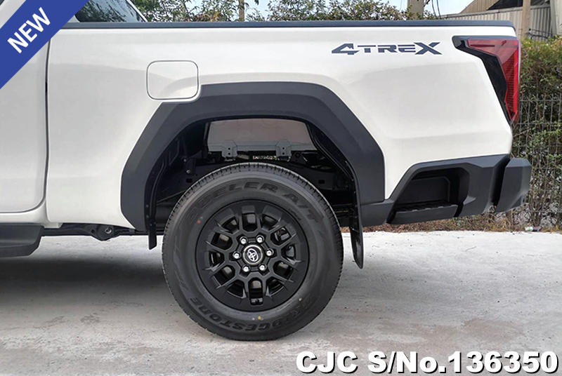 Toyota Hilux in Super White Ⅱ for Sale Image 20