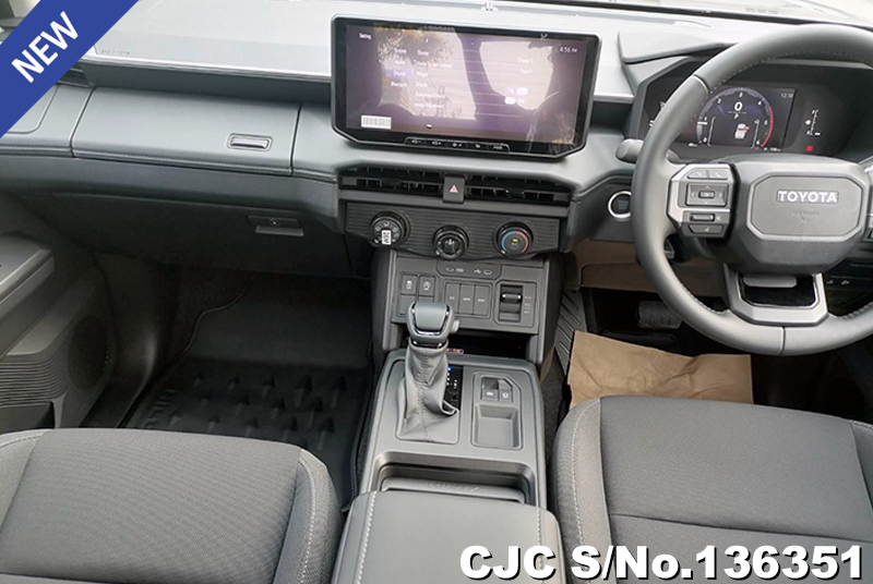 Toyota Hilux in Attitude Black Mica for Sale Image 9