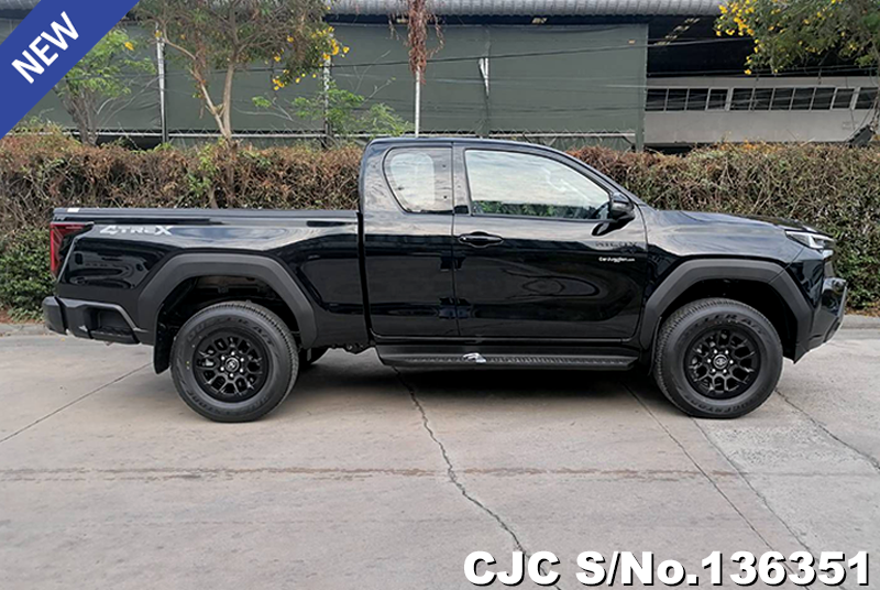 Toyota Hilux in Attitude Black Mica for Sale Image 5