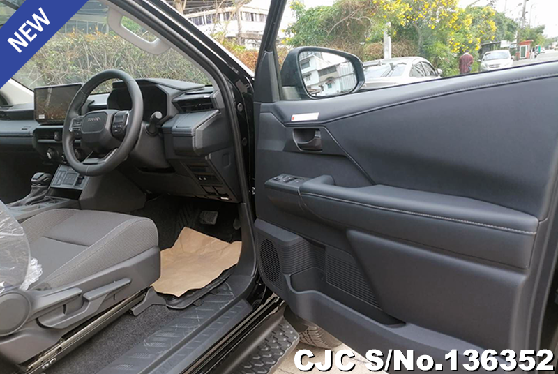 Toyota Hilux in Black for Sale Image 10