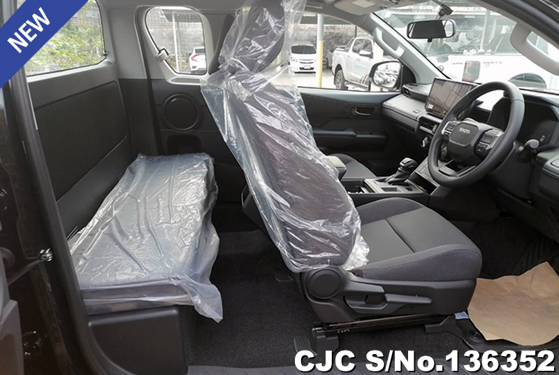Toyota Hilux in Black for Sale Image 11