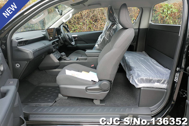 Toyota Hilux in Black for Sale Image 12