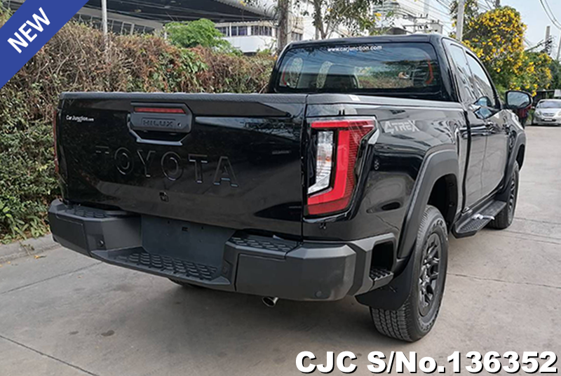 Toyota Hilux in Black for Sale Image 2
