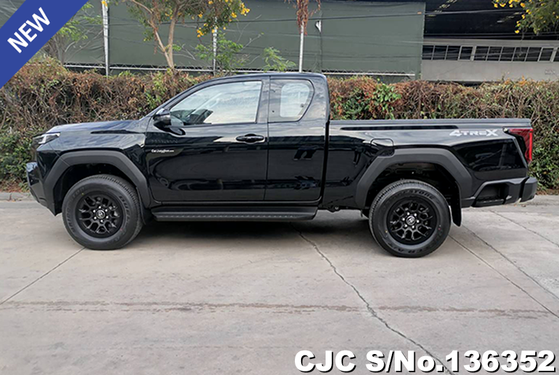 Toyota Hilux in Black for Sale Image 6