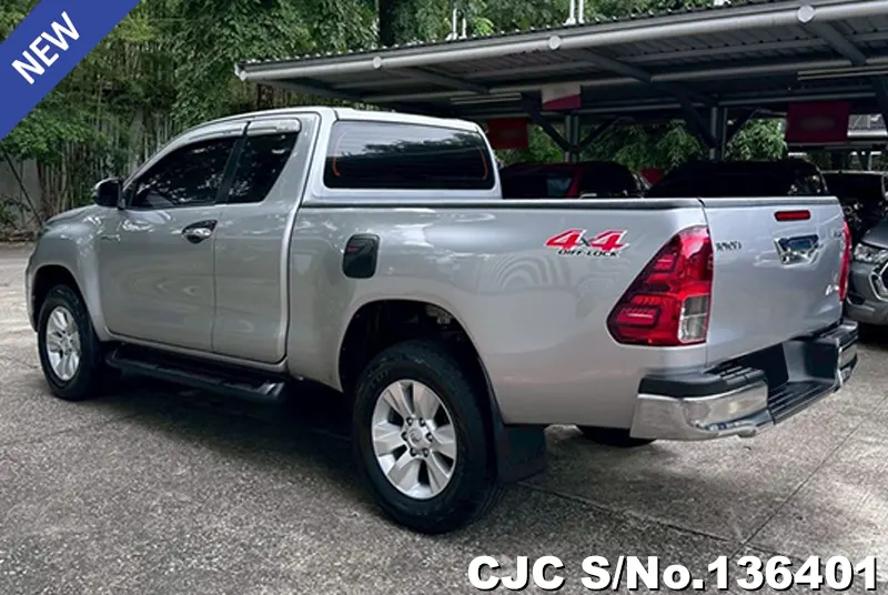 Toyota Hilux in Silver for Sale Image 1