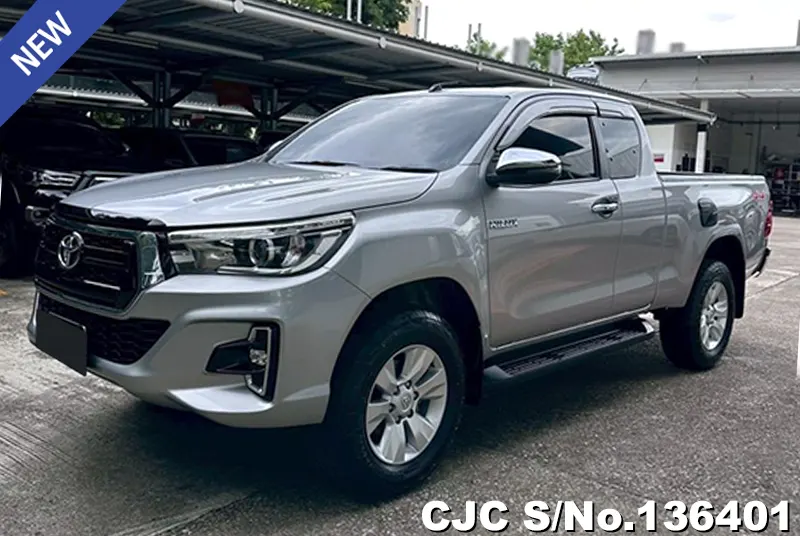 Toyota Hilux in Silver for Sale Image 3