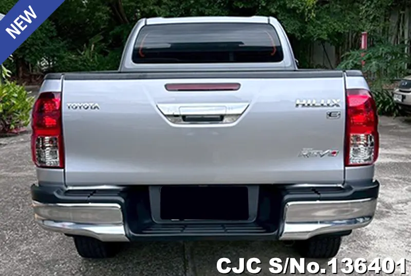 Toyota Hilux in Silver for Sale Image 5