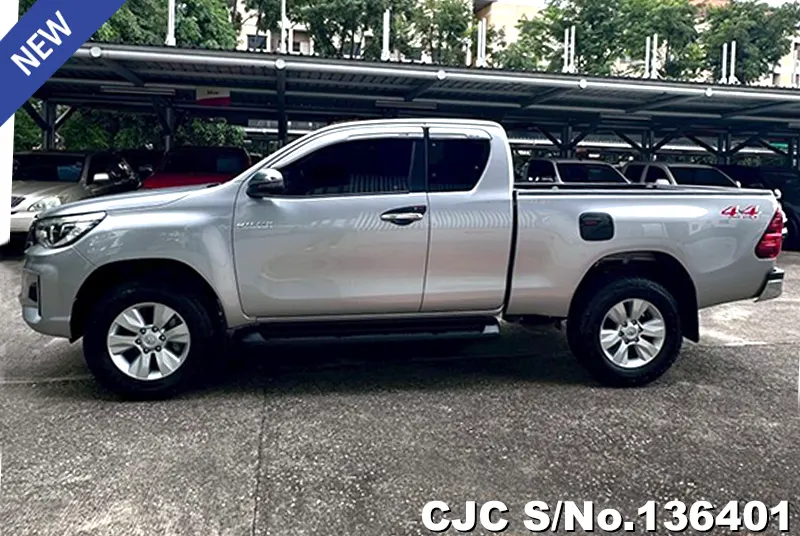 Toyota Hilux in Silver for Sale Image 6