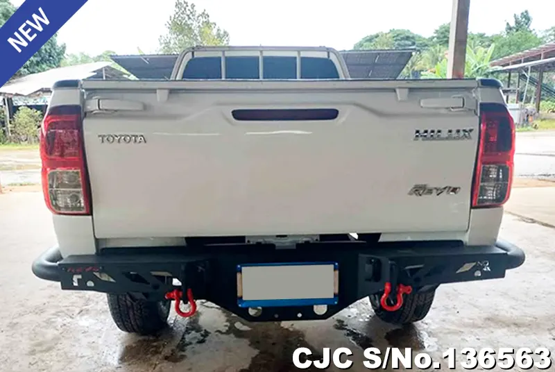 Toyota Hilux in White for Sale Image 3