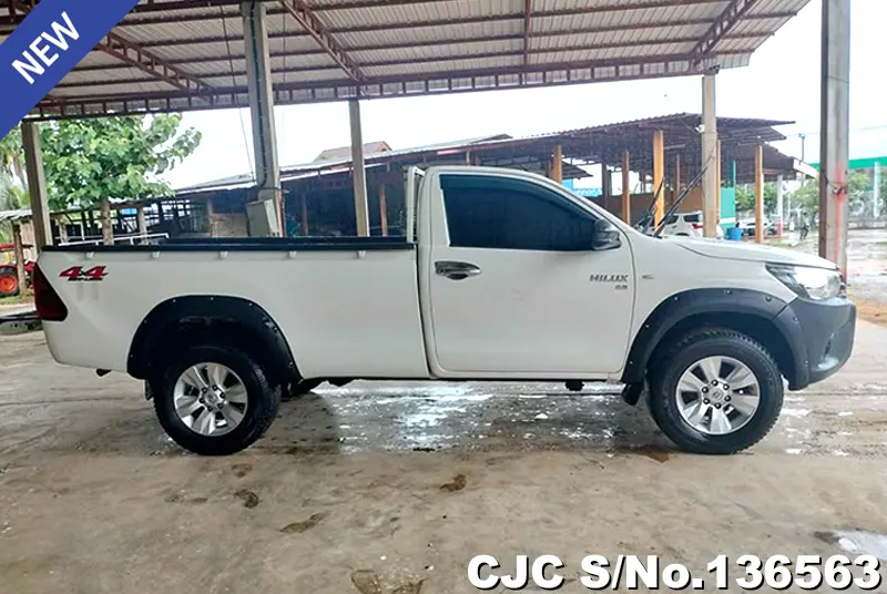Toyota Hilux in White for Sale Image 4