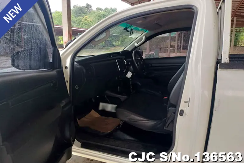 Toyota Hilux in White for Sale Image 7
