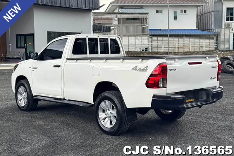 Toyota Hilux in White for Sale Image 1