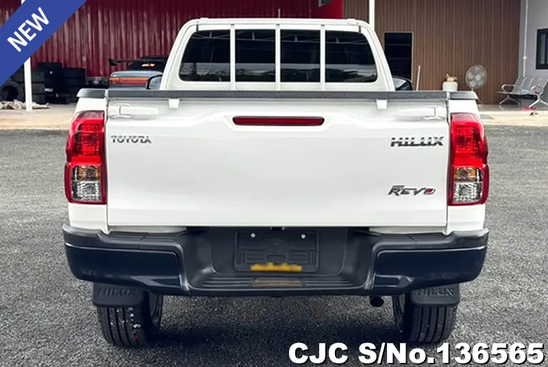 Toyota Hilux in White for Sale Image 5