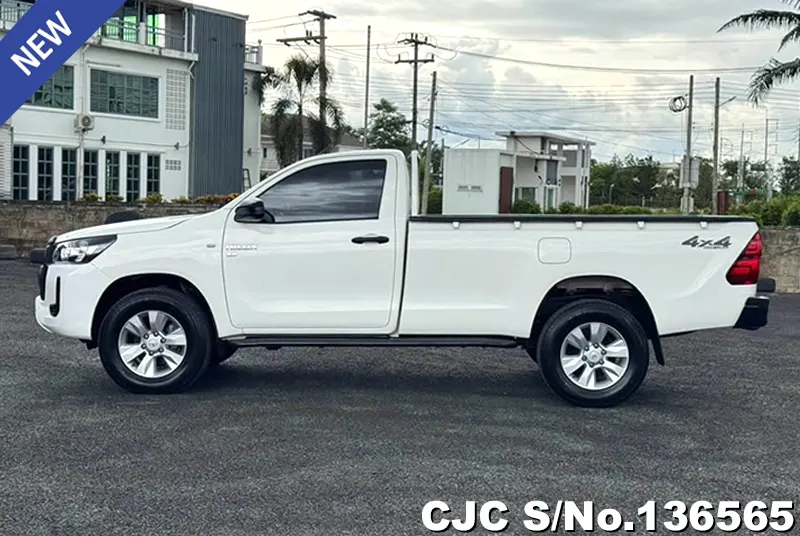 Toyota Hilux in White for Sale Image 7