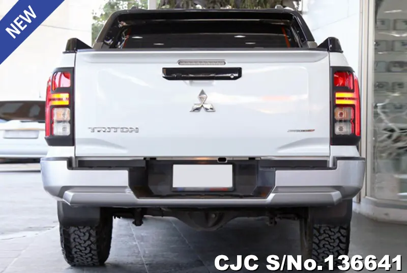 Mitsubishi Triton in White for Sale Image 3