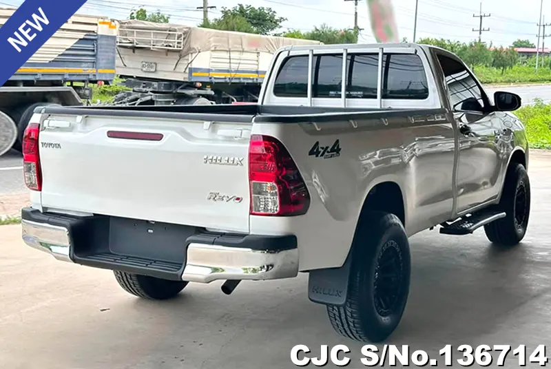 Toyota Hilux in White for Sale Image 2