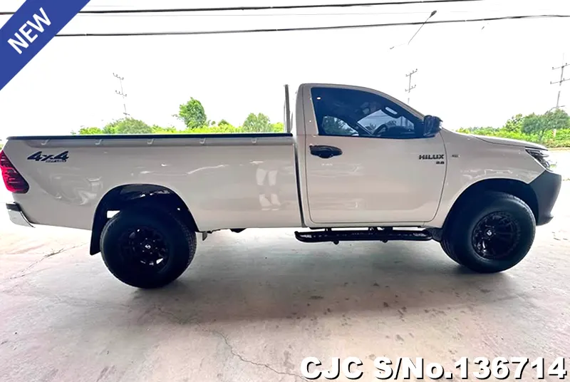 Toyota Hilux in White for Sale Image 4