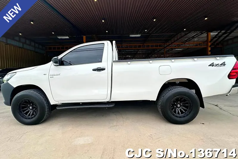 Toyota Hilux in White for Sale Image 5