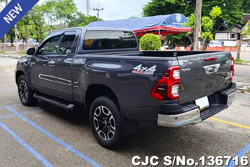 Toyota Hilux in Gray for Sale Image 1