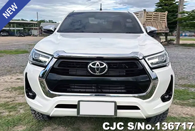 Toyota Hilux in White for Sale Image 4