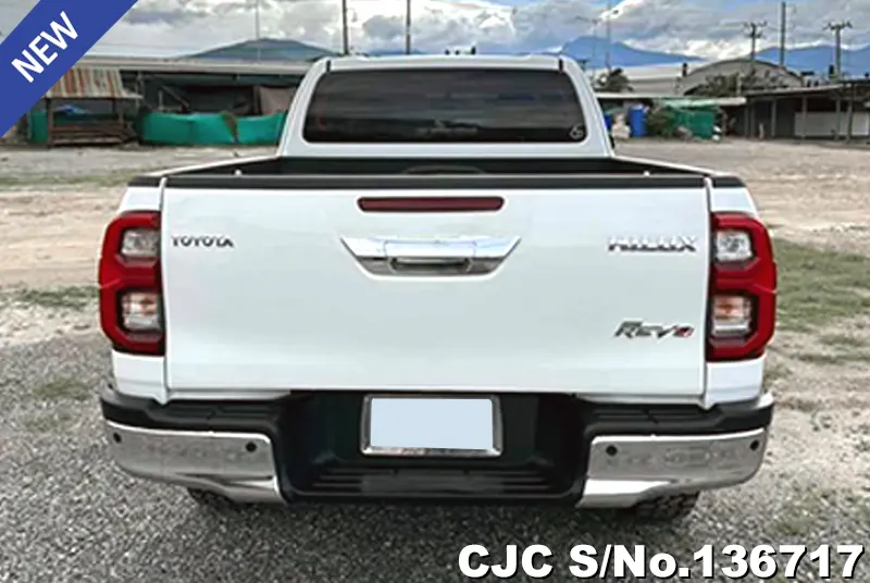 Toyota Hilux in White for Sale Image 5