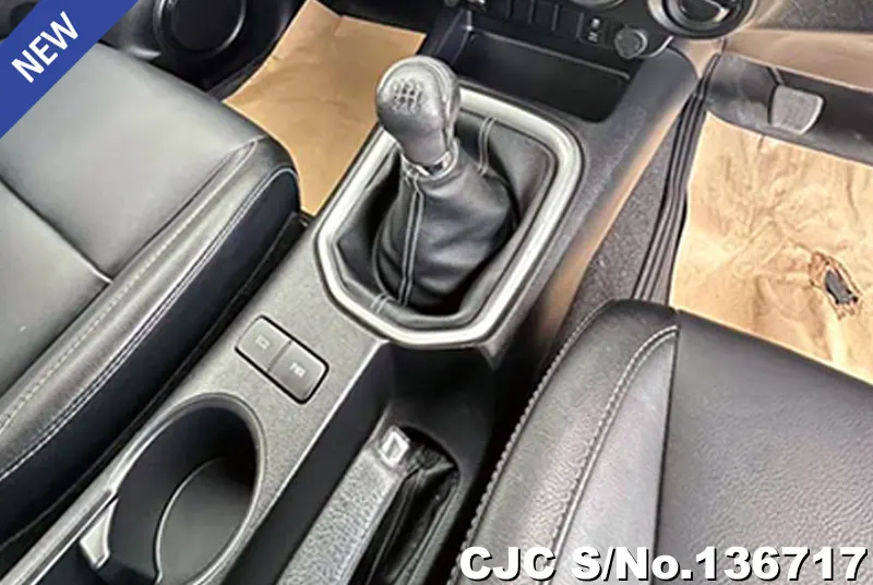 Toyota Hilux in White for Sale Image 12
