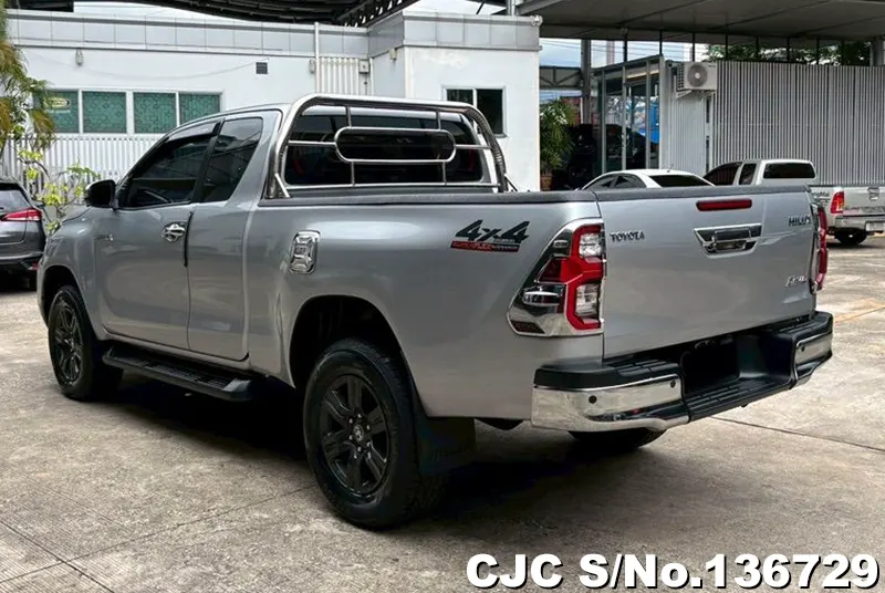 Toyota Hilux in Silver for Sale Image 1