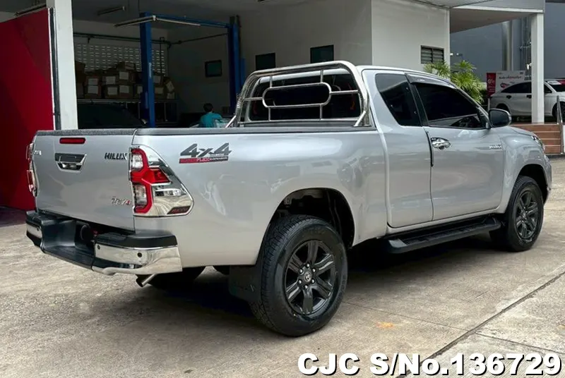 Toyota Hilux in Silver for Sale Image 2