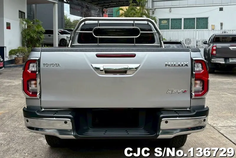Toyota Hilux in Silver for Sale Image 5