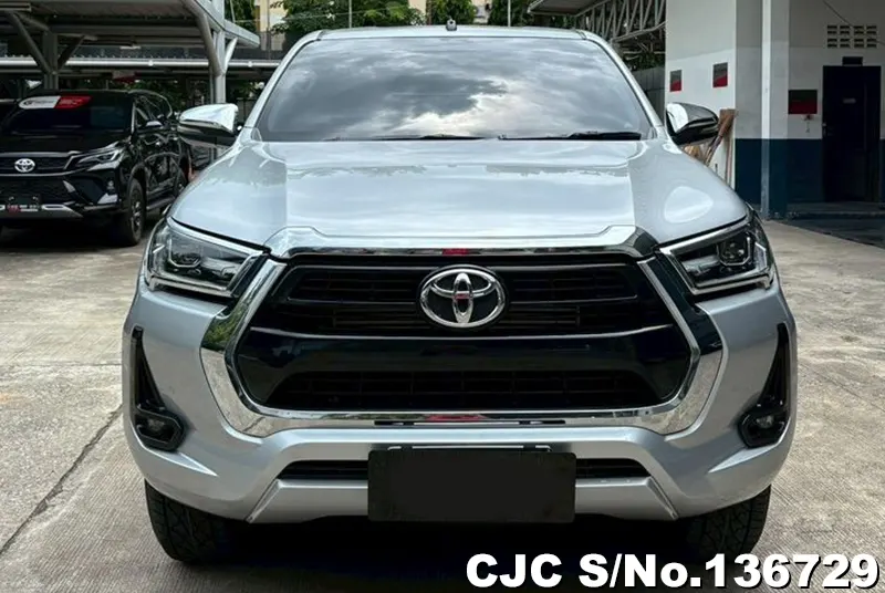 Toyota Hilux in Silver for Sale Image 6